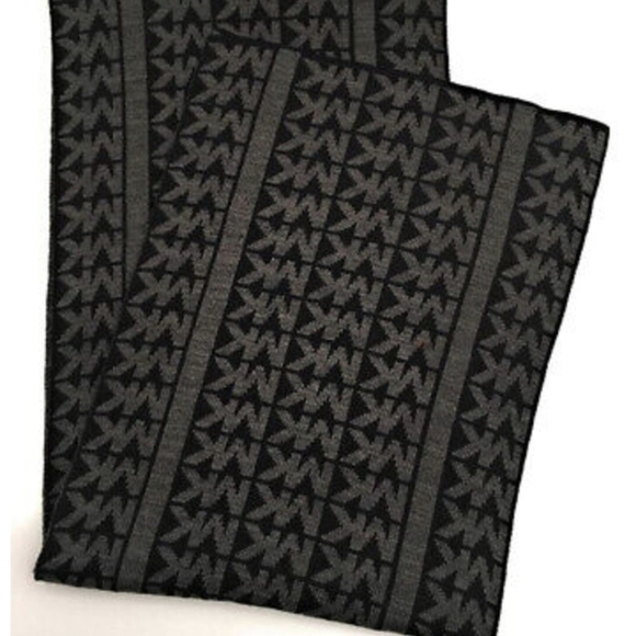 MICHAEL Kors Scarf - Picture 1 of 2